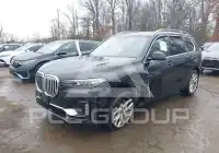 2022 BMW X7 фото