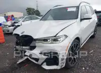 2022 BMW X7 фото