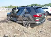 2022 BMW X7 фото