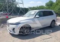 2022 BMW X7 фото