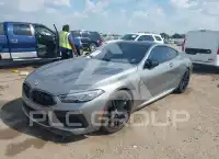 2022 BMW M8 фото