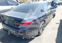 2022 BMW 550M фото