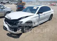 2022 BMW 550M фото