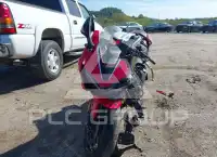 2022 Honda CBR1000 фото