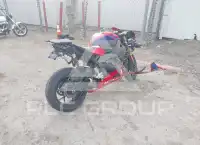 2022 Honda CBR1000 фото