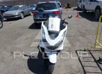 2022 Honda PCX фото