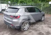 2022 Jeep COMPASS photo