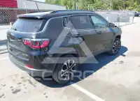 2022 Jeep COMPASS photo