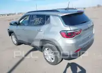 2022 Jeep COMPASS photo