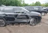 2022 Jeep COMPASS photo