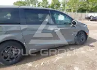 2022 Chrysler PACIFICA photo