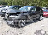 2022 Volvo XC60 фото