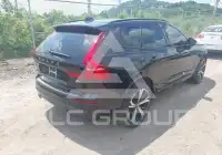 2022 Volvo XC60 фото