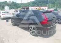 2022 Volvo XC60 фото