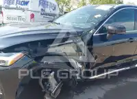 2022 Volvo XC60 фото