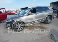 2022 Volvo XC90 photo