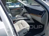 2022 Volvo XC90 фото