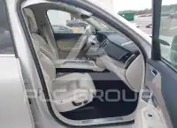 2022 Volvo XC90 фото