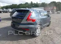 2022 Volvo XC40 фото