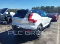 2022 Volvo XC40 фото