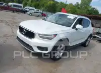 2022 Volvo XC40 фото