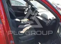 2022 Volvo XC40 фото