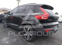 2022 Volvo XC40 фото