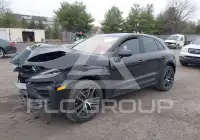 2022 Porsche MACAN photo