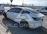 2022 Tesla  фото