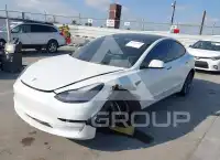 2022 Tesla  фото