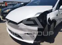 2022 Tesla Model X фото