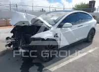 2022 Tesla Model X photo