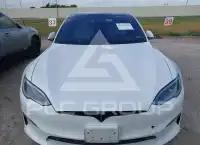 2022 Tesla Model S фото