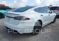 2022 Tesla Model S фото