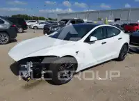 2022 Tesla Model S фото