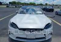 2022 Tesla Model S фото
