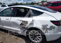 2022 Tesla Model 3 фото