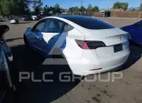 2022 Tesla Model 3 фото