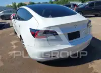 2022 Tesla Model 3 фото