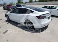 2022 Tesla Model 3 фото