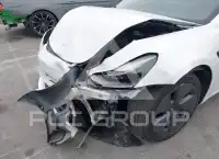 2022 Tesla Model 3 фото