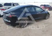 2022 Tesla Model 3 фото