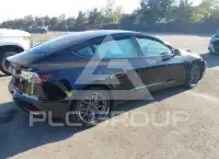 2022 Tesla Model 3 фото