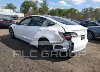 2022 Tesla Model 3 фото
