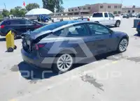 2022 Tesla Model 3 фото