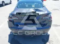 2022 Tesla Model 3 фото