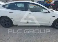 2022 Tesla Model 3 фото