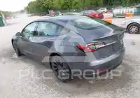 2022 Tesla Model 3 фото