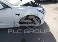 2022 Tesla Model 3 фото
