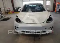 2022 Tesla Model 3 фото